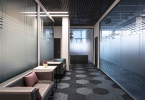 UALCOM-Twin in project UALCOM has completed the creation of a stylish office for the biggest advertising giant GroupM.